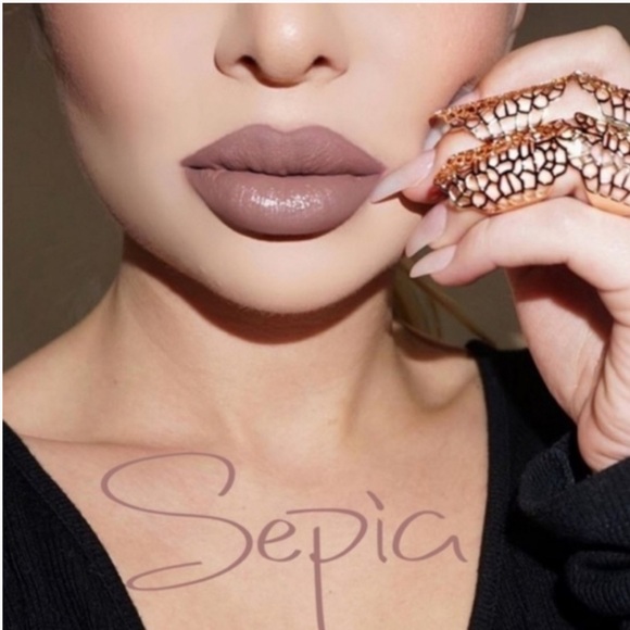 Anastasia Beverly Hills Matte Liquid Lipstick - Sepia and Ashton - Picture 3 of 9